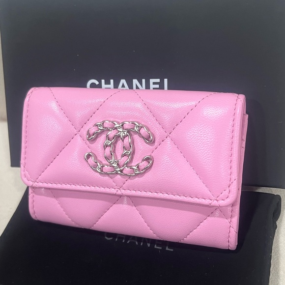 New🔥Chanel 19 small flap wallet - Picture 3 of 9